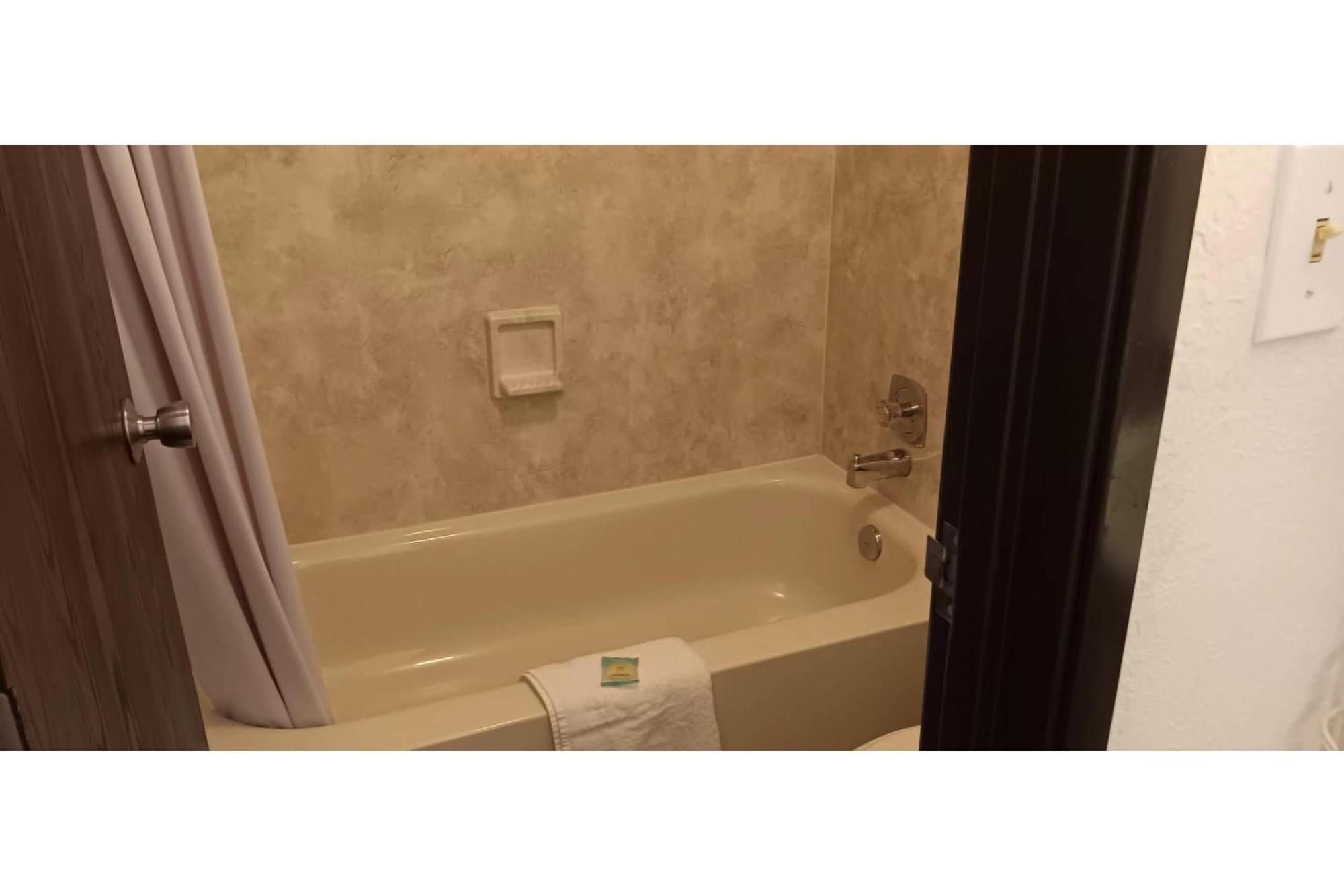 Scotwood Motel By Oyo Washburn Nd מראה חיצוני תמונה